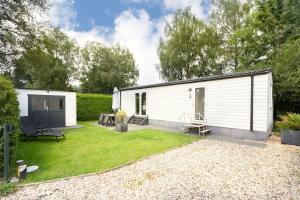 Peaceful chalet with free parking and bikes