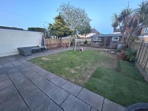 Beautiful large family home 5 bedrooms,3 bathrooms