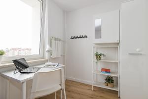 V Ajax Metro National Stadium ROOMS