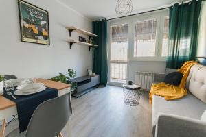 Urban Chic & Great Location & Modern Studio Apartment - #O5