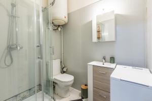 Appartements Studio GIGI 50 m mer climatisation plein centre : Appartement 1 Chambre