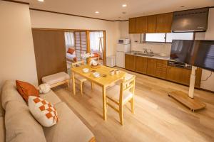 Near Shinjuku 2-Story Family & Group-Friendly Home 5 Bedrooms, Fits 14 Guests