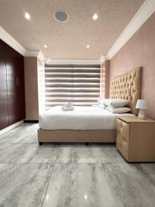 Accommodation Front - Spectacular 2 Bedroom with Canal Views Near Ushaka