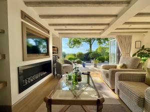 2-Bed Cottage Garden Views near the Peak District