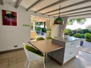 2-Bed Cottage Garden Views near the Peak District