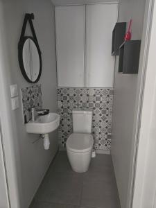 B&B / Chambres d'hotes Chambre proche gare et hopital : photos des chambres