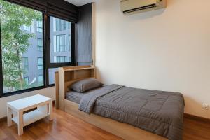 Zenith Place Huge 2BR Low-rise condo