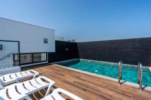 Modern Recavarren Residence by Geko