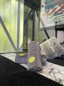 Hightech deluxe master suite and pool access