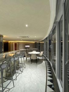 Accommodation Front - Phenomenal 6 Sleeper with Harbour Views