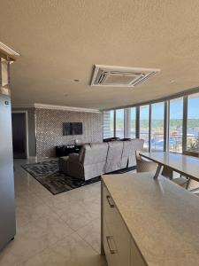 Accommodation Front - Extraordinary 6 Sleeper with Harbour Views