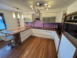 suites11 com - contactless check-in