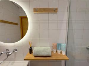 Boutique tent Pruum op een unieke plek in het groen met luxe bed