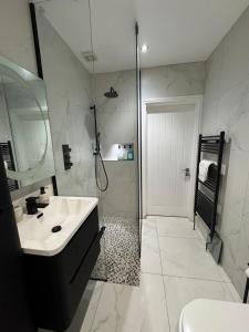 Luxury 4 Bedroom Bungalow