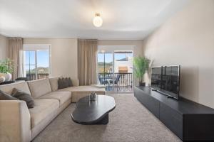 Serene Apartment near Marbella Lake Views RDR495