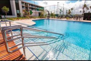 Apt com duas garagens com vista p piscina D002