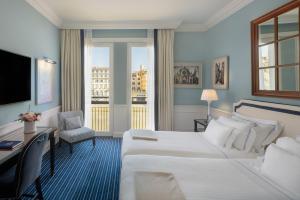 Superior Double or Twin Room with River View room in Hotel Lungarno - Lungarno Collection