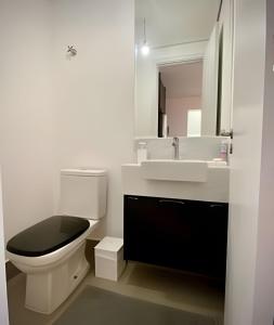 Jockey Faria Lima Alto Padrão by Mob Inn