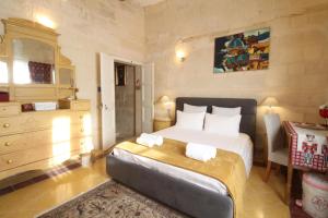 Birgu Square Townhouse, Rooftop & 3 Bathrooms
