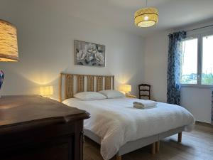 Villas Villa Chantebise, calme et elegance avec piscine privee : photos des chambres