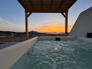 Bayview Villa with Jaccuzi - Milos