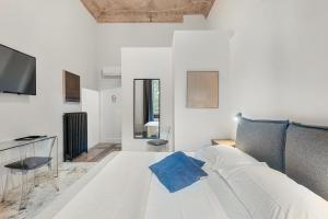 Three Rooms DAZEGLIO 12