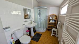 Maisons de vacances Le chalet des apiculteurs : photos des chambres