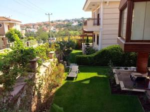 Spacious 3-Story Villa w Garden&Pool,400m to Beach