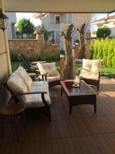 Spacious 3-Story Villa w Garden&Pool,400m to Beach