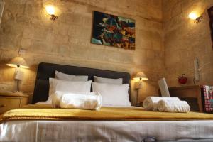 Birgu Square Townhouse, Rooftop & 3 Bathrooms