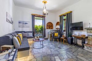 Efcharis house Skopelos