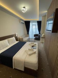 Airport Waves Hotel