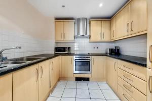 Londwell Canary Wharf City Retreat with Balcony