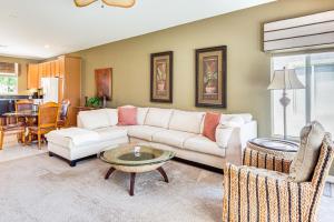 6 Mi to Old Town La Quinta Golf Retreat with Patio