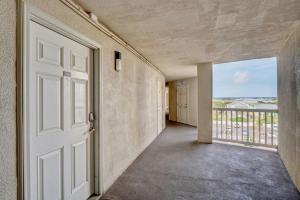 St Regis 2406
