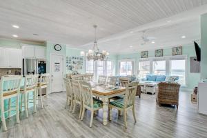4426 Island Drive - Saltwater Therapy