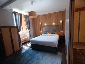 Hotels Logis Hotel Chateau De Palaja : photos des chambres