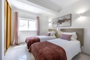 Lagos Town Lovers by Seewest