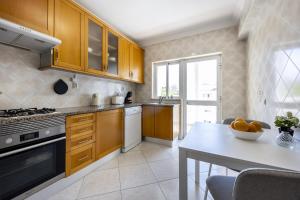 Lagos Town Lovers by Seewest