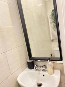 Charming 1st Floor Apartment in West Ealing