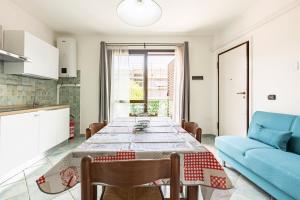 GuestHost - The travelling Suitcase img10