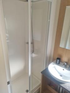 Trecco Bay Porthcawl 2-Bed Caravan Sleeps 6