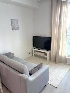 Foliate Living Nuppu