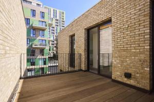 The Greenwich Balcony Home