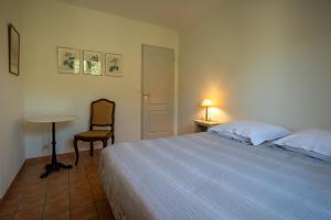 Maisons de vacances Belle maison jardin piscine pres Avignon : photos des chambres