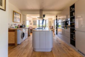 Large Family Home 23 min to Beach and New Forest