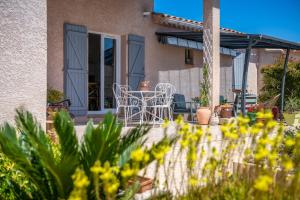 Maisons de vacances Belle maison jardin piscine pres Avignon : photos des chambres