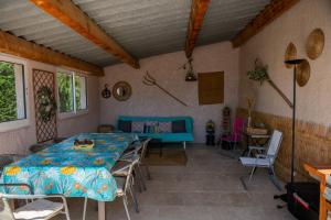 Maisons de vacances Belle maison jardin piscine pres Avignon : photos des chambres