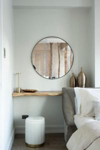 Nature Inspired 1BR in Central BGC Aesthetic Stay