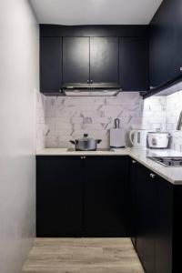 BGC Designer Pad Near Shops Dining Nightlife